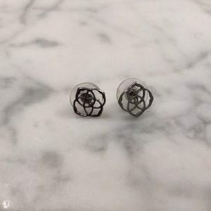 Kendra Scott silver stud earrings. EUC